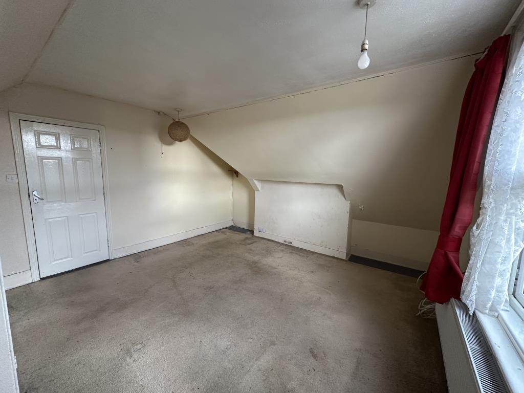 Lot: 46 - TWO-BEDROOM MAISONETTE FOR REFURBISHMENT - Second Bedroom
